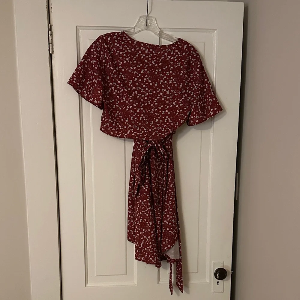 SHEIN Red Floral Two Piece Skirt Set - Picture 3 of 5